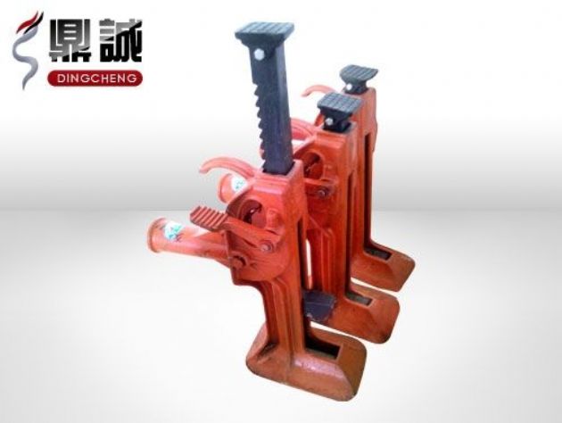 點(diǎn)擊查看詳細(xì)信息<br>標(biāo)題：齒條式起道機(jī) 閱讀次數(shù)：4275