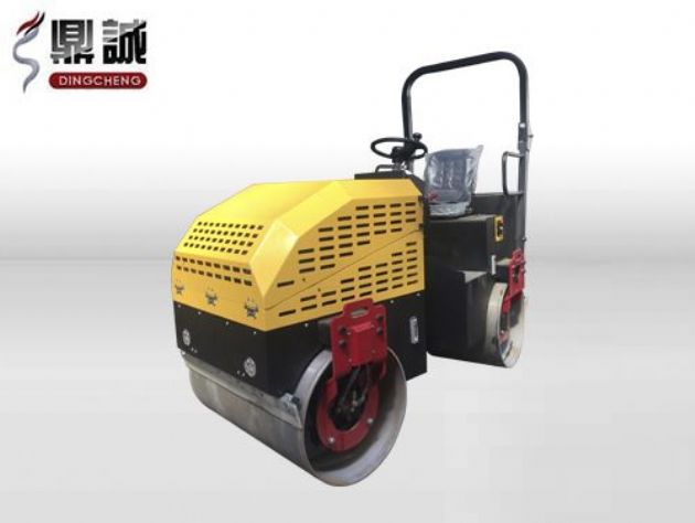 點(diǎn)擊查看詳細(xì)信息<br>標(biāo)題：2.5噸全液壓座駕式振動(dòng)壓路機(jī) 閱讀次數(shù)：14475